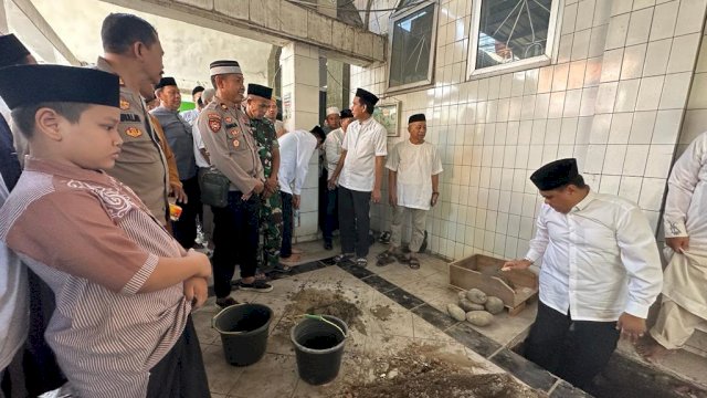 Rudianto Lallo Siap Mengawal Renovasi Masjid Ihyatul Jamaah Lembo