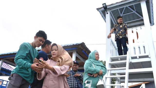 Tinjau Langsung Objek Wisata Pesisir Pantai Makassar, Ini Kata Anggota DPRD Makassar Ari Ashari