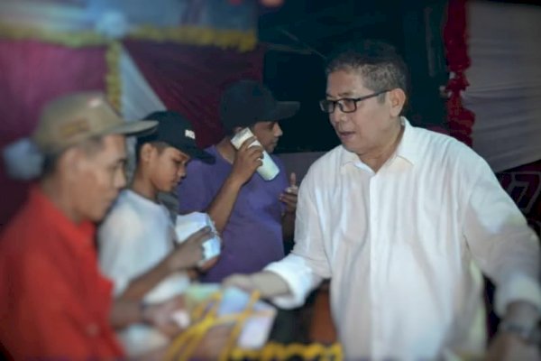 Sambut Pelaksanaan Makassar F8, Camat Bontoala Kerahkan Petugas Kebersihan ke Anjungan Losari