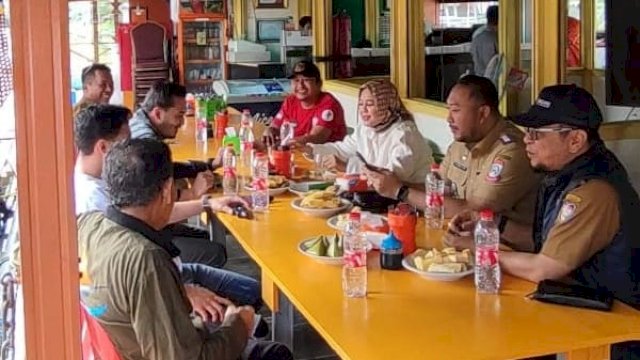 Wakil Wali Kota Makassar Ngopi Pagi di Cafe Terapung Lorong Wisata Sydney