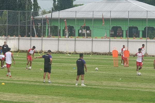 Pemain PSM Tunjukkan Skill Jelang Lawan Arema FC