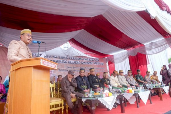 Hadiri Peringatan 356 Tahun Kerajaan Galesong, Danny Terima Gelar Adat “Daeng Manaba”