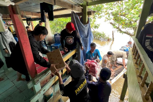 OPD Pemkot Makassar Beri Bantuan Kepada Puluhan Warga Terdampak Banjir di Romang Tangaya