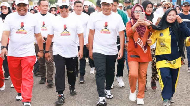 Danny Pomanto Kenang Masa KKN Saat Lepas Jalan Santai IKA UNHAS Bone