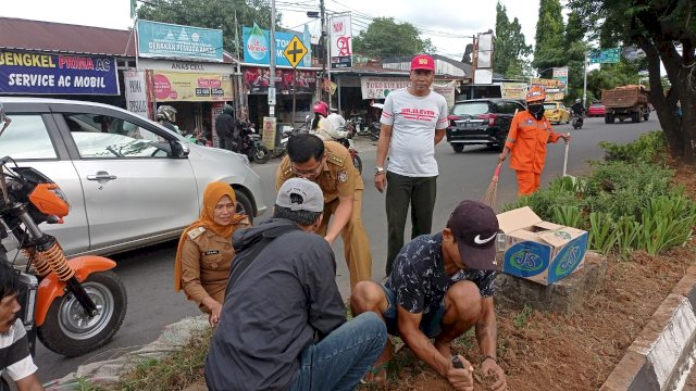 Camat Biringkanaya Terus Genjot Pembenahan Taman Median Tengah Yang Berada di Wilayahnya