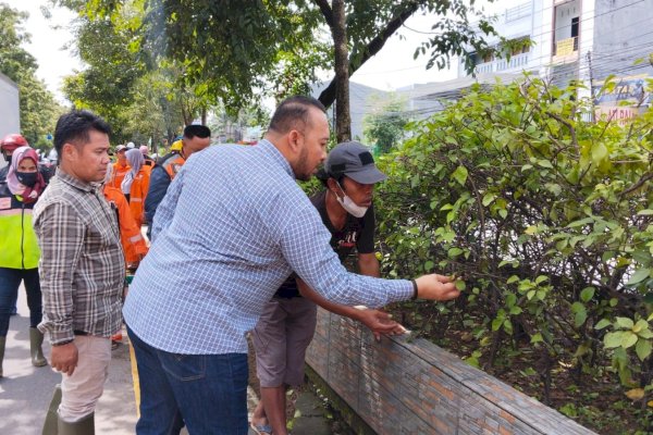 Berikan Pengarahan, Camat Panakkukang Pantau Pembenahan Taman Titik Ke-3