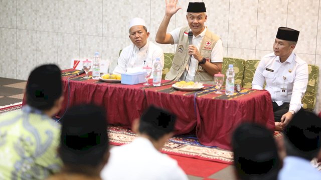 Ganjar Pranowo, Memulai Transisi Energi Lewat LPTS Rooftop di Pesantren