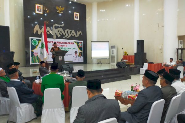 Masyarakat Religi dan Islami Jadi Pesan Penting Kepala BKPSDM Saat Buka Musda MUI Makassar