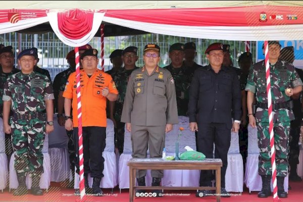 Wali Kota Danny-Panglima TNI Laksamana Yudo Margono Lepas Satgas Pamtas Papua di Makassar