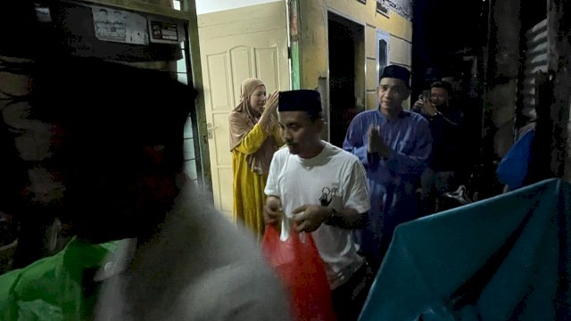 Program Gerebek Sahur Ketua DPRD Makassar Rudianto Lallo Bikin Warga Tamamaung Bahagia