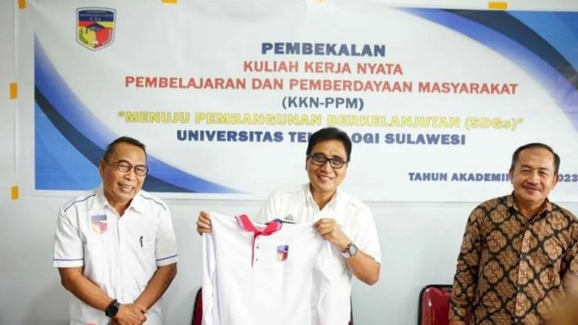 Camat Makassar Berikan Pembekalan Kepada Mahasiswa Yang Akan Melaksanakan KKN-PPM