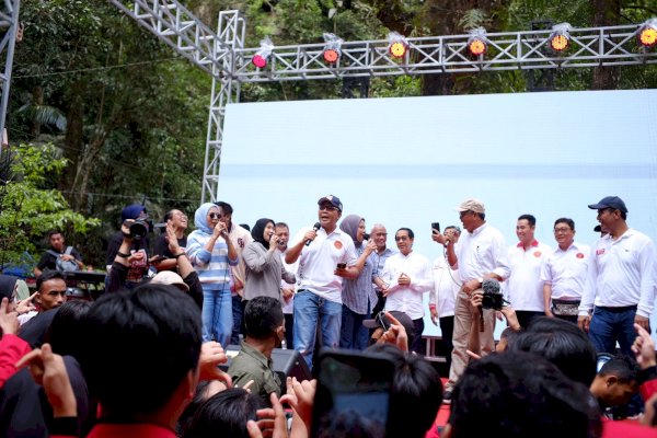 Amran Sulaiman-Danny Pomanto dan Alumni Unhas Mesra dalam Temu Alumni Nasional Kolaborasi untuk Global Geopark Pangkep