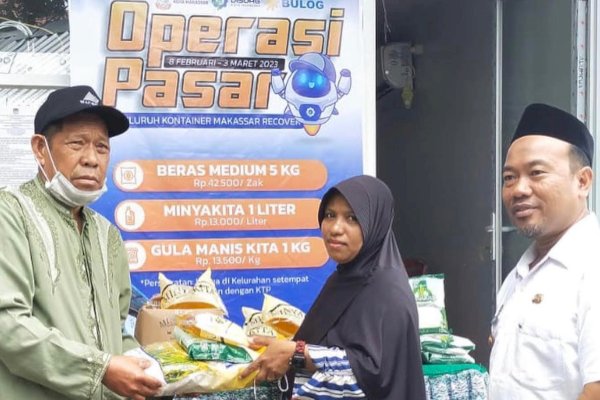 Camat Tamalanrea Jadikan Kontainer Makassar Recover Sebagai Tempat Oprasi Pasar Murah