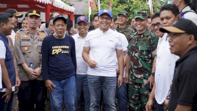 Program Launching Menanam 1 Juta Polybag, Camat Tamalanrea Dampingi Wali Kota Makassar di Lorong Wisata Geneva