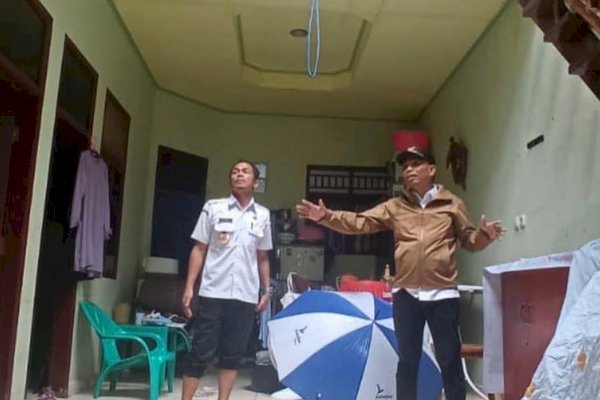 Camat Tamalanrea Pantau Langsung Kondisi Rumah Warga Terdampak Angin Kencang