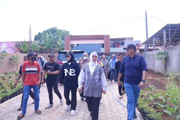 Indira Yusuf Ismail Bersama Fatmawati Rusdi Tinjau Longwis Kyoto dan Inkubator UKM Kota Makassar