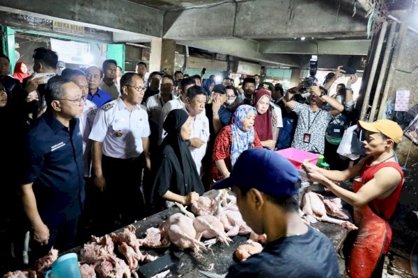 Mendag Zulkifli-Wali Kota Danny Pantau Harga Pangan di Pasar Terong, Mendag: Terlalu Murah