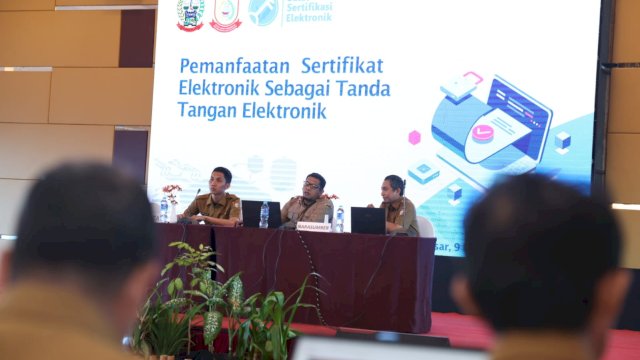 Buka Bimtek Penggunaan TTE, Sekda Kota Makassar Sebut Implementasi Makassar Smart City