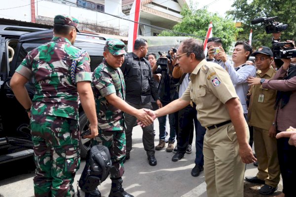 Warga Kota Makassar Dapat Bantuan RTLH Program KSAD, Danny Pomanto: Ringankan Beban Pemkot