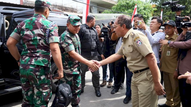 Warga Kota Makassar Dapat Bantuan RTLH Program KSAD, Danny Pomanto: Ringankan Beban Pemkot