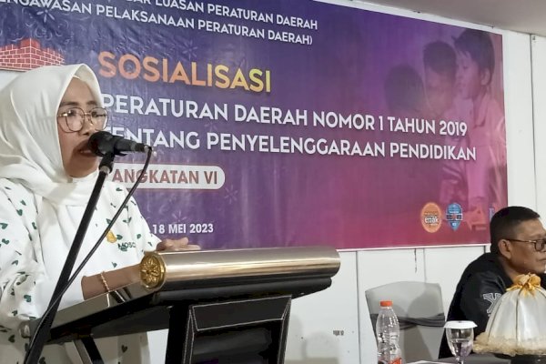 Anggota DPRD Makassar Kartini Membuka Sosialisasi Produk Hukum Daerah Kota Makassar