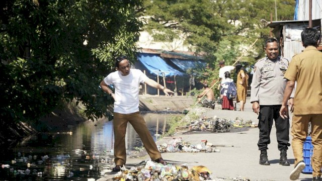 Terjunkan Satgas Kecamatan, Harun Rani Sisir Kanal Barabaraya Selatan