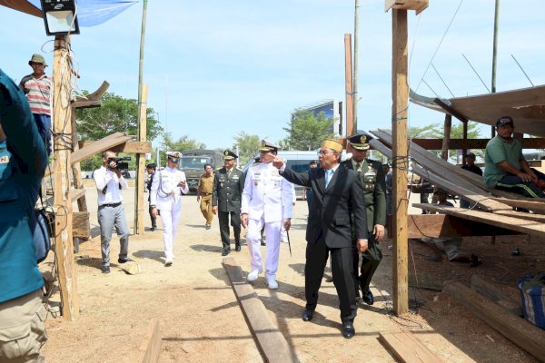 Panglima TNI Terkesima dengan Program Pembangunan Kapal Pinisi Danny Pomanto di Makassar