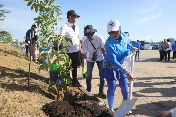 Wawali Makassar-36 Negara Delegasi MNEK Tanam Pohon Hingga Bersepeda Bersama