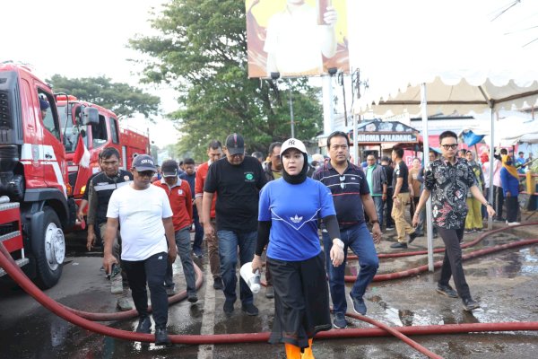 Peringati Hari Lingkungan Hidup Sedunia, Fatmawati Rusdi Serukan Jangan Buang Sampah di Kanal