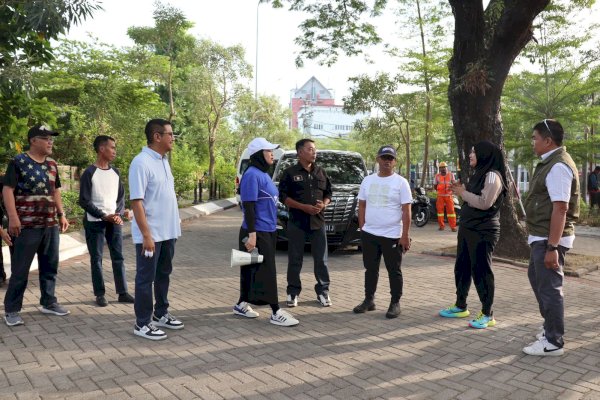 Dinas PU Makassar Turut Terlibat Di Gerakan Bersih Taman Kota