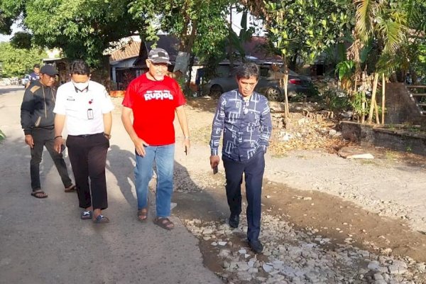 Anggota DPRD Makassar Hamzah Tinjau Langsung Kondisi Jalan dan Drainase Jalan Paccinang