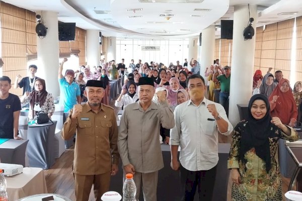 Anggota DPRD Makassar Abdul Wahid Membuka Sosialisasi Perda Tentang Pengelolaan Sampah