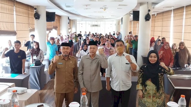 Anggota DPRD Makassar Abdul Wahid Membuka Sosialisasi Perda Tentang Pengelolaan Sampah