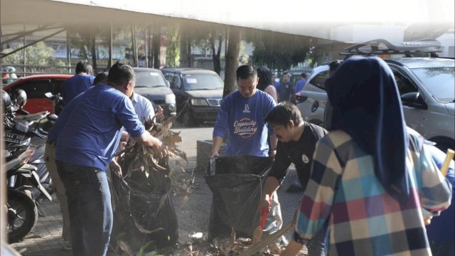 Peringati Hari Lingkungan Hidup, Bapenda Makassar Gelar Kerja Bakti