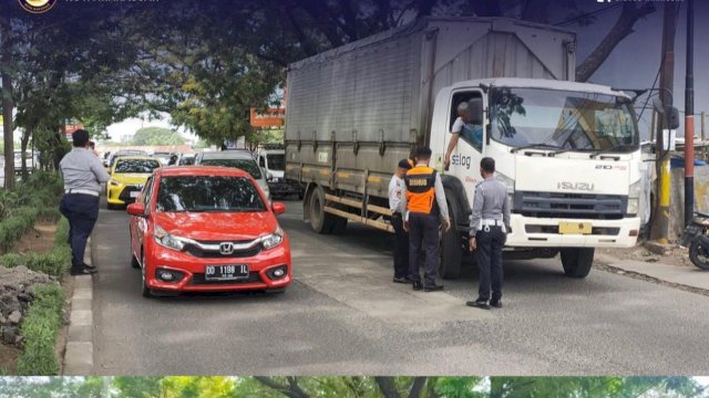 Dishub Makassar Gelar Penertiban di Jalan Hertasning