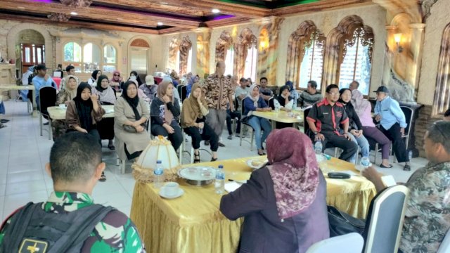 Anggota DPRD Makassar Apiaty Lakukan Kudapil di Kecamatan Ujung Pandang