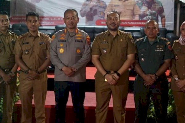 Didampingi Tripika Kecamatan Panakkukang, Kapolrestabes Makassar Melantik dan Mengukuhkan FKPM Kecamatan Panakkukang