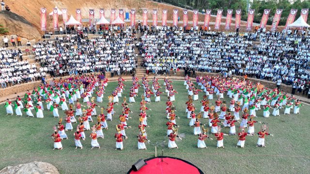 Tak Hanya Delegasi, Ribuan Pemuda-Warga Makassar Ramaikan YCC di Colloseum Tokka Tena Rata