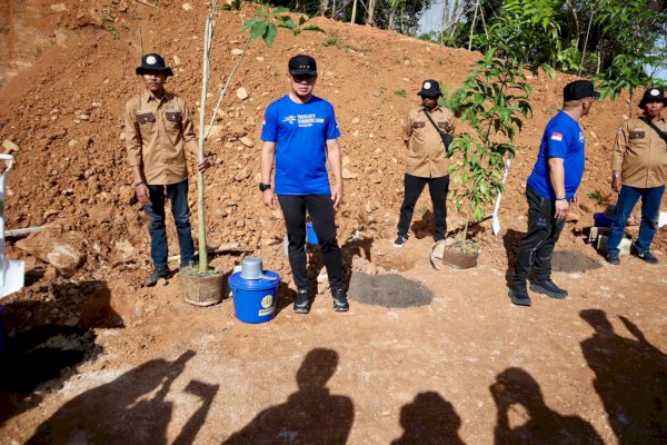 Wali Kota Danny Pomanto-Bima Arya dan Ratusan Delegasi YCC Apeksi Gelar Penghijauan di Tokka Tena Rata