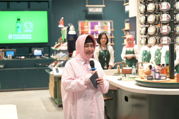 Indira Yusuf Ismail Apresiasi The Body Shop Usung Gerai Berkonsep Daur Ulang