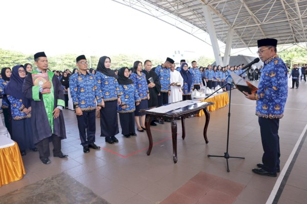 Serahkan SK P3K, Danny Pomanto: Jadilah Guru yang Berdedikasi dan Mencerdaskan Bangsa