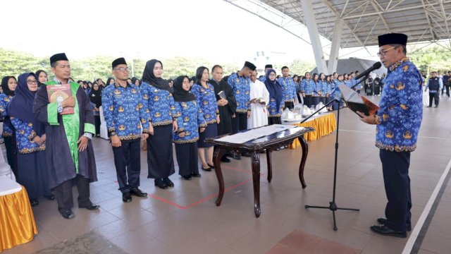 Serahkan SK P3K, Danny Pomanto: Jadilah Guru yang Berdedikasi dan Mencerdaskan Bangsa