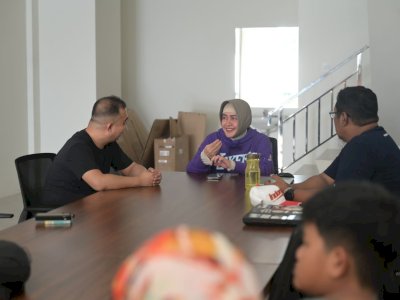 Tinjau Kantor Baru Perbasi Kota Makassar, Indira Yusuf Ismail: Desain dan Tunjukkan Basket Itu Keren