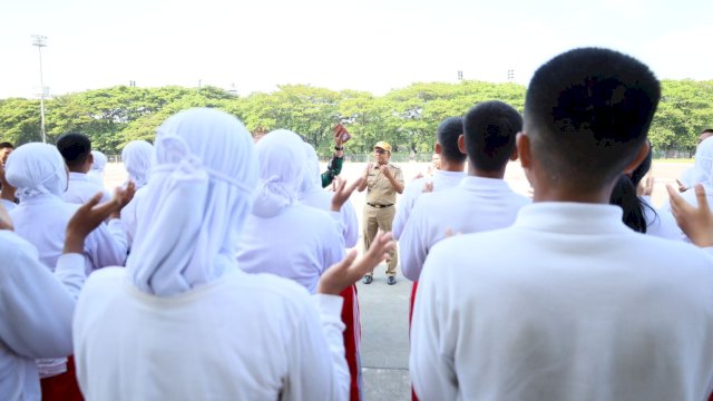 Danny Pomanto Bakar Semangat Anggota Paskibraka Makassar Saat Latihan, Buat Bangga Kota Ini!