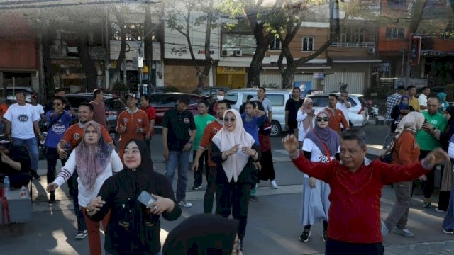 Jalin Silaturahmi Antar SKPD, Staf Bapenda Makassar Ikuti Senam Sehat