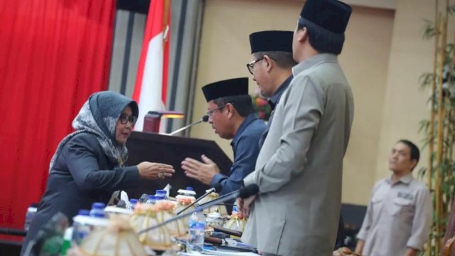 DPRD Makassar Gelar Rapat Paripurna Dengan Agenda Penjelasan Pansus Terhadap Tiga Ranperda