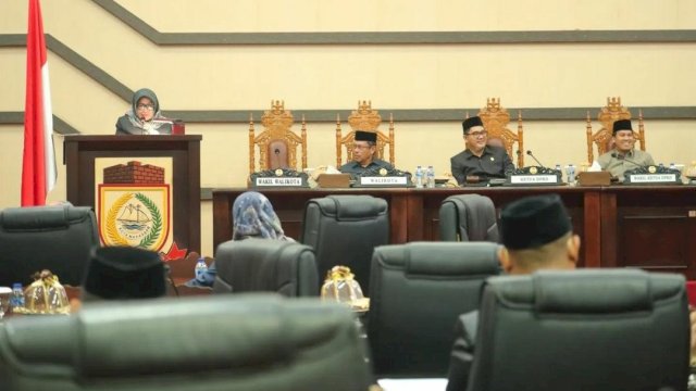 Wakil Ketua DPRD Makassar Pimpin Rapat Paripurna Pembahasan Ranpeda