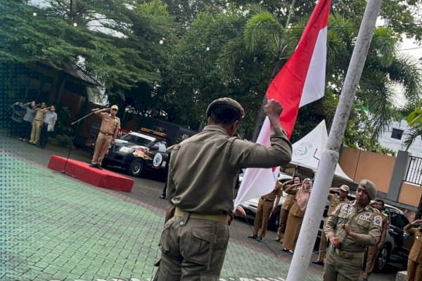 Sekcam Panakkukang Motivasi Staf Untuk Bekerja Maksimal