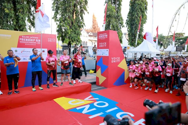 Danny Pomanto Ikut Ramaikan Bank Jateng Friendship Run Bersama Ribuan Runners Makassar