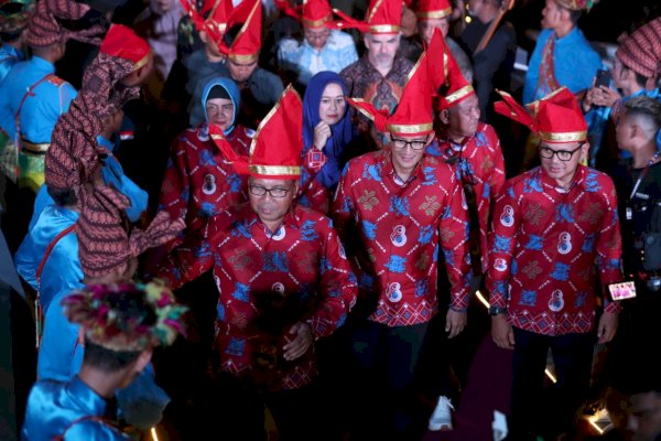 Buka Makassar F8, Sandiaga Uno Sebut Ini Festival Kota Tepi Laut Terbaik di Dunia